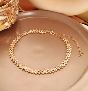 Chocker Leda
